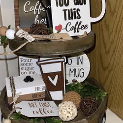 Tier With Decor Bundle 