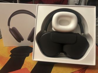 AirPods Maxes