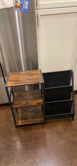 Side table with Vinyl/Magazine Rack (Very Good Condition)