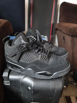 Black cat jordan 4s size 7
