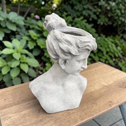 15” Classical Greek Goddess Resin Head Planter Garden Decor! Excellent condition.