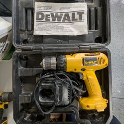 Dewalt DW953 drill with battery charger and case