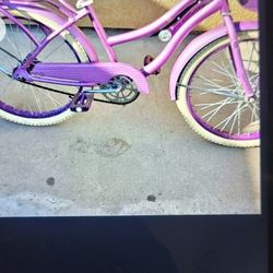 24" Beach Cruiser In Excellent Condition Ready To Ride 