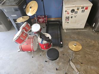 Kids drum set