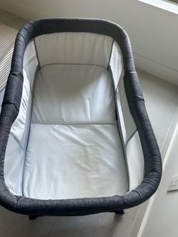 Bassinet  like new