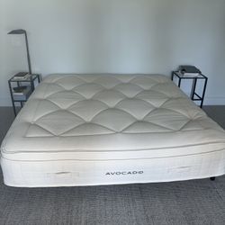 Avocado Luxury Mattress – Pillow Top Plush (2025)
