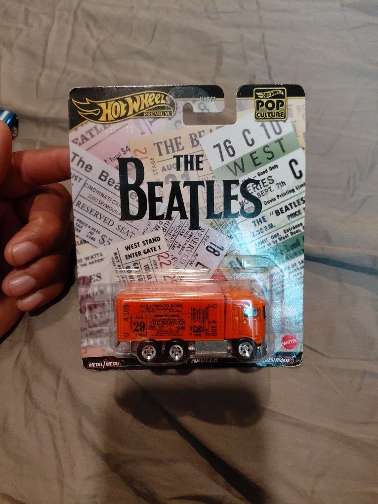 Hot Wheels-2024 Pop Culture-Orange The Beatles Hwy Hauler Truck Brand New
