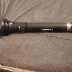 Husky
10000 Lumens Dual Power Focussed Flashlight 
