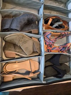 Women's Shoes (size 9.5/10)