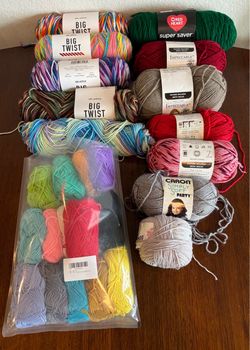 12 skeins yarn. 1 pack mini yarn