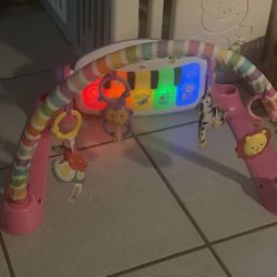 Play Mat And Piano 