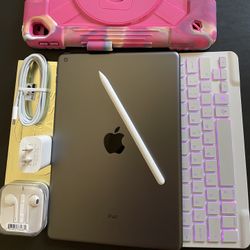Apple IPad 7th Generation (10.2” Retina / IOS 18 / Touch ID ) 32GB with stylus pen, keyboard, case  & Accessories (128GB $249) 