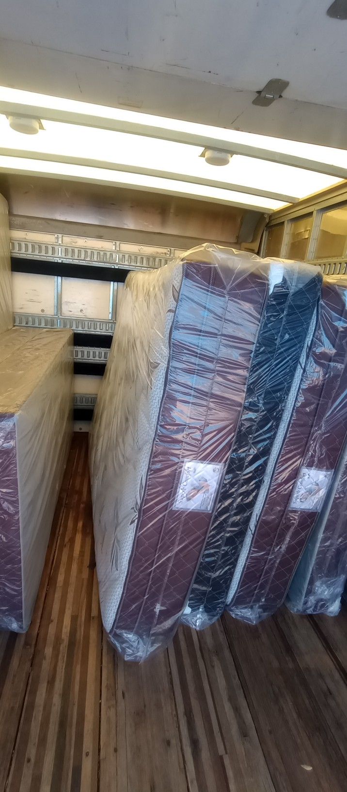 Brand New Queen Size Pillowtop Mattress Included Box Spring Free Delivery