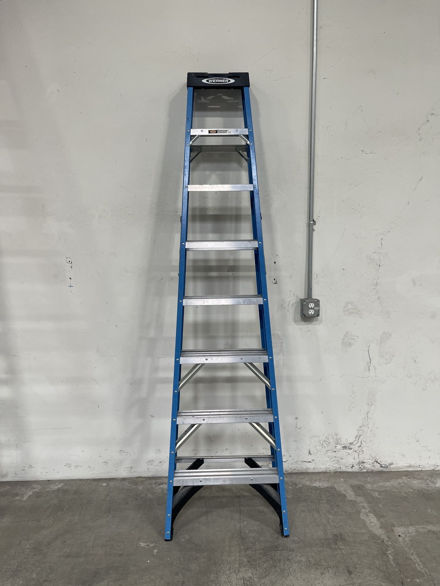 WERNER 8’ STEP LADDER