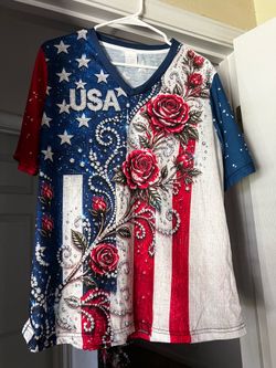 New Women’s USA Patriotic Rose Print Tunic Top Red White Blue V Neck Floral Flag Shirt