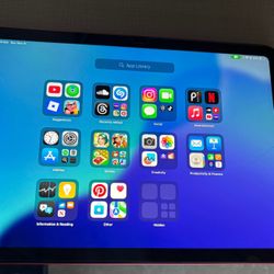 I pad 11th Gen 200 GB