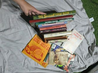 Vintage Cookbook and Household Guide Collection (Lot of 14 Items)