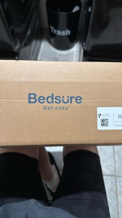 Brand New Bedsure King-size Comforter