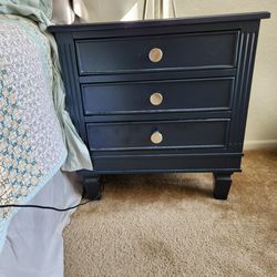 Safavieh Night stand set - high quality! good condition!