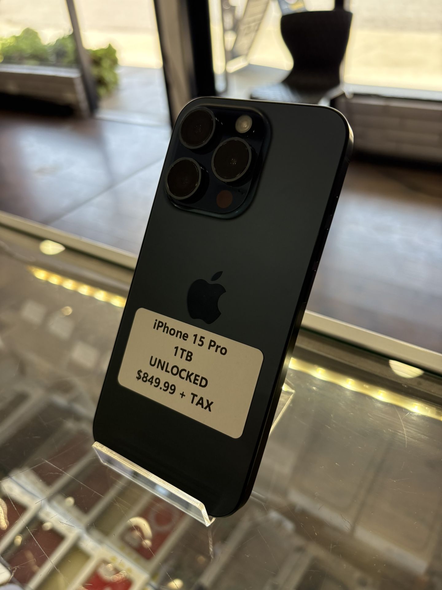 iPhone 15 Pro 1000gb Unlocked 