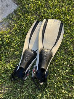 Mares Dive Fins size large diver, fins