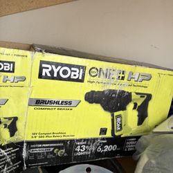 Saw Saw And A Hammer Drill Brand New 
