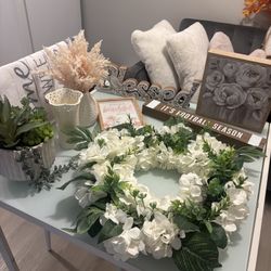 Bundle Of Home Decor 