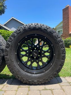 6 Lug Nut Rims & TIRES/ Rines & LLANTAS De 6 birlos (6x5.5) Size: 20”