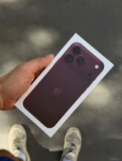 iPhone 18 Pro Max 256GB Burgundy sealed and unlocked