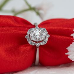 Oval Diamond Ring 