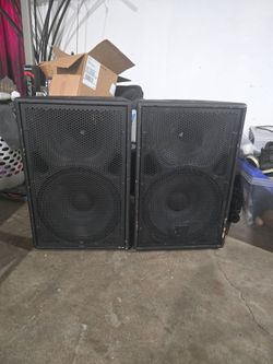 Chauvet Stage Designer 50  with 6 lights JBL speakers whole dj setup