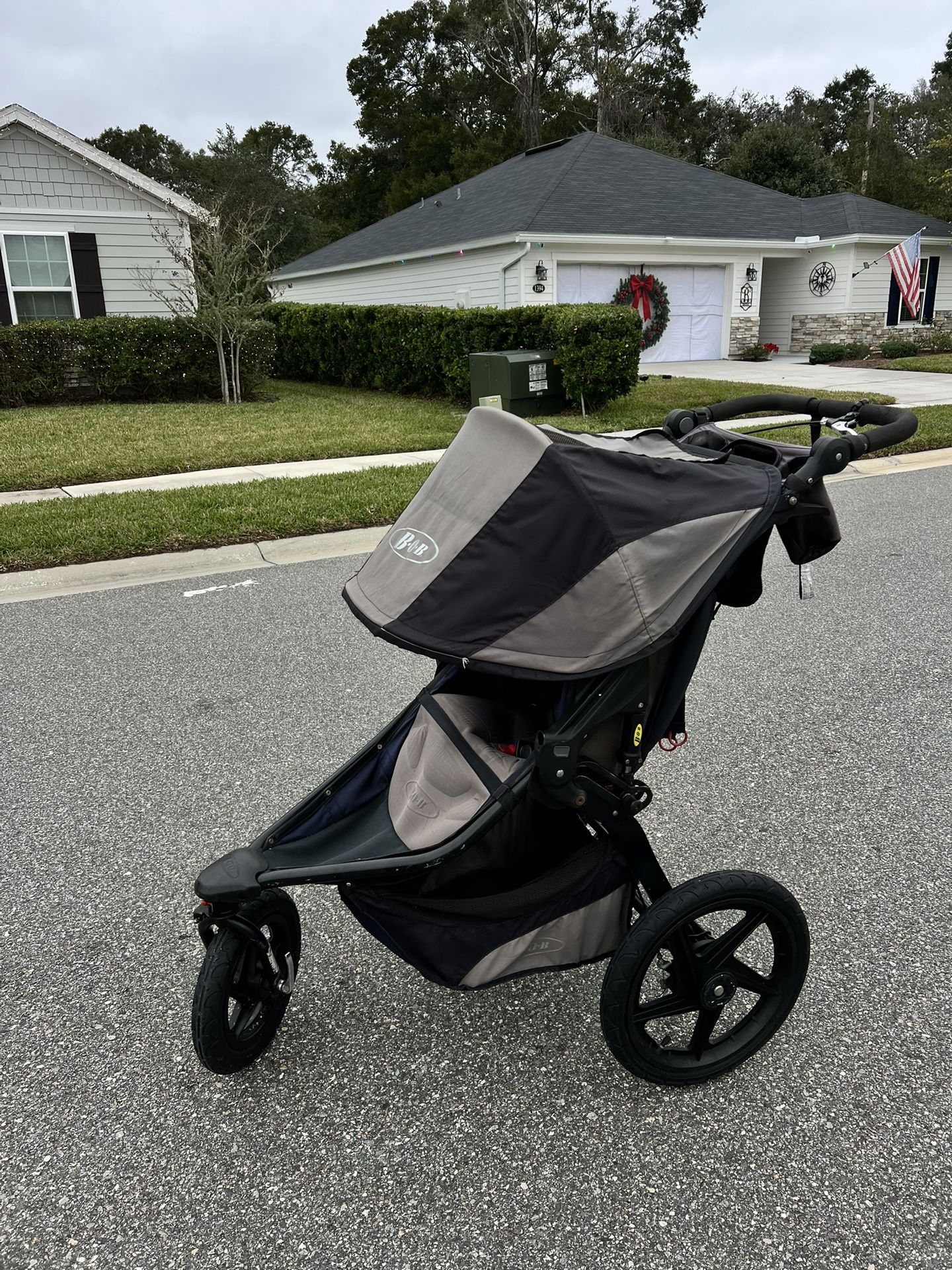 BOB Jogging Stroller. Perfect 4 Run/ Beach/ Hike