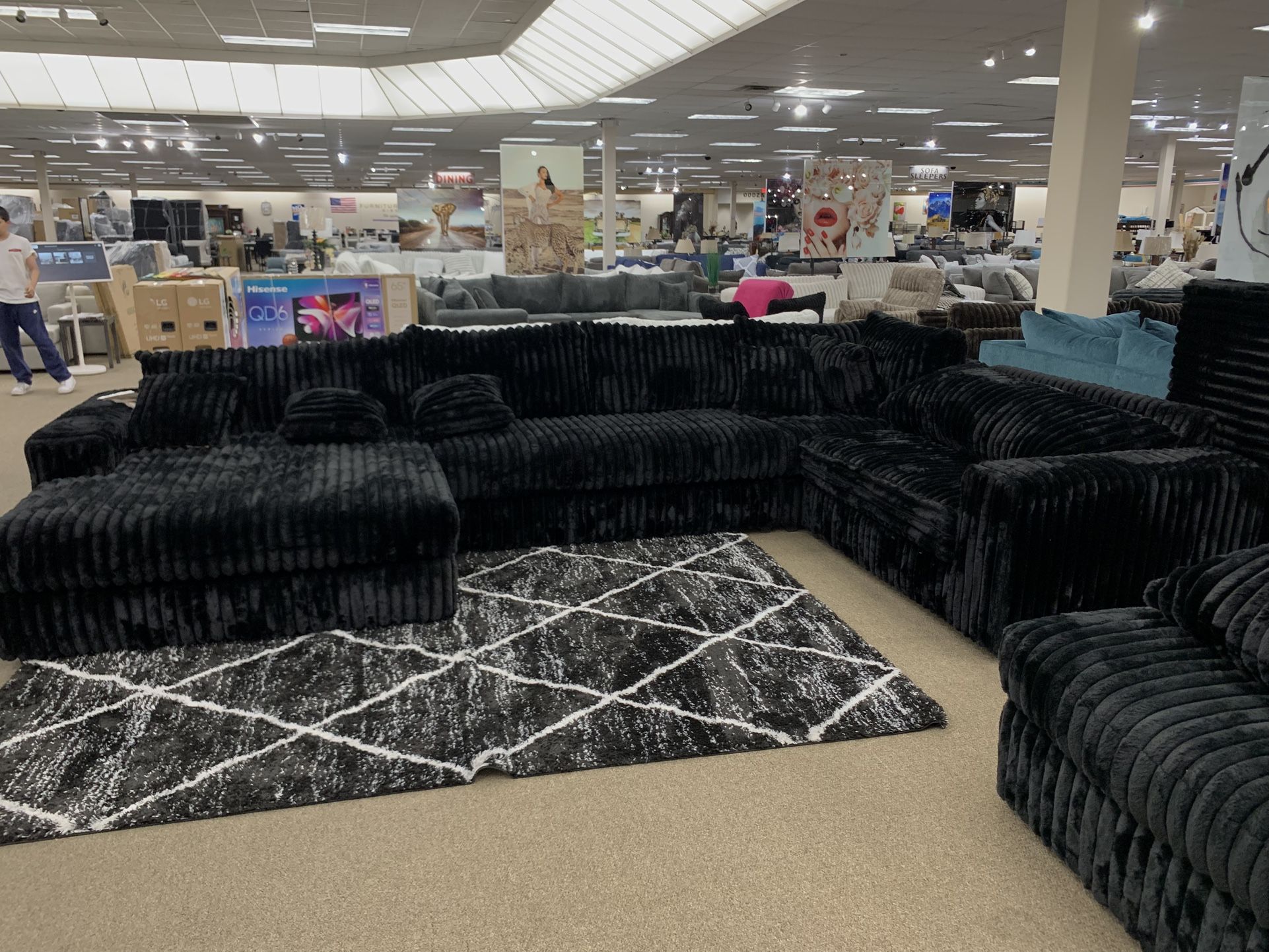SECTIONALS/DINING TABLES 599.99