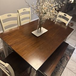 Kitchen table 