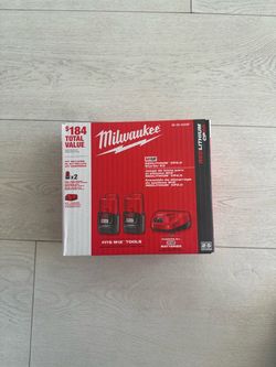 Milwaukee M12 2.0 battery 2 pack with charger