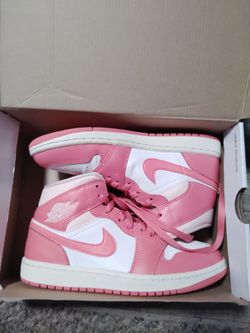 Wmns Air Jordan 1 Mid