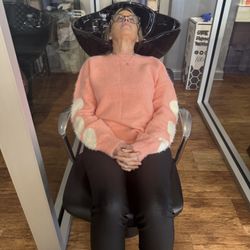 Like New! Maletti S4U Lioness What Pedestal Shampoo Bowl Unit