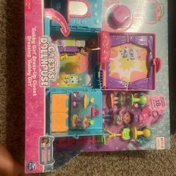 Gabby Dollhouse Dress Up Closet 
