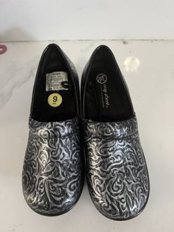 Clogs