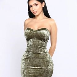 Fashion Nova Velvet Dress M
