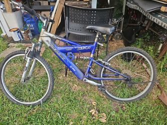 Used bike for repairs/ bicycleta usada