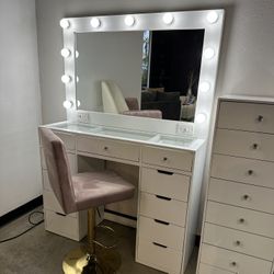 Vanity Room Furniture — LED Vanity Mirror & Table Dresser Set