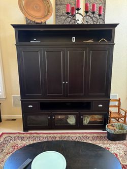Woodley’s 6’ Tv Entertainment Stand TV Hutch