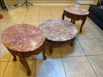 Coffee tables set