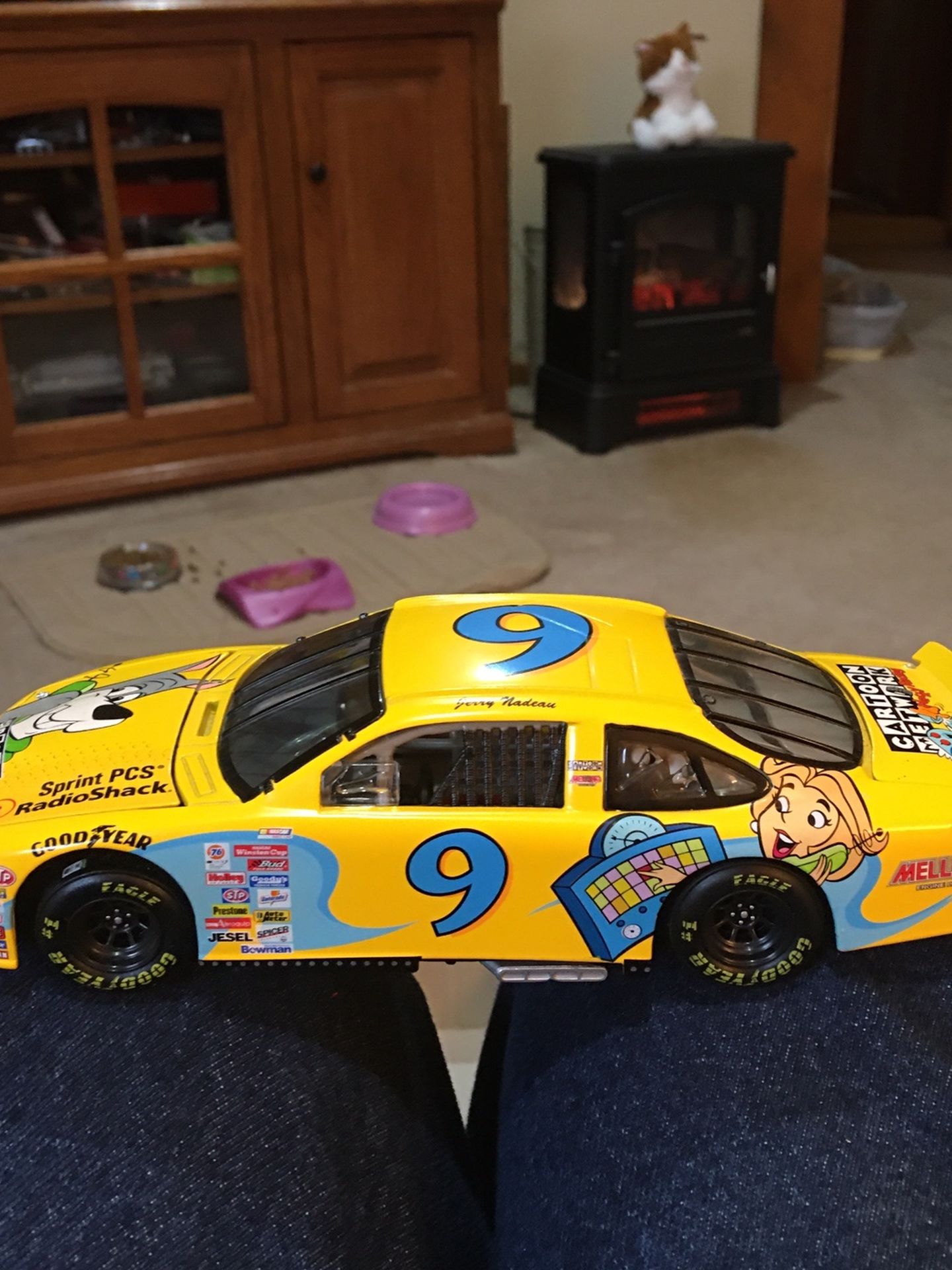 Jerry Nadeau #9 Cartoon Network Jetsons 1999 Ford Taurus 1 Of 5,004 Limited Edition 1/24 Die Cast Car