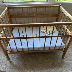 Used Child Craft Crib + Mattress + 2 Sheets 