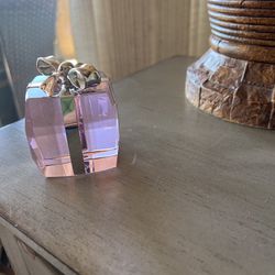 Sorelle  Crystal Pink Gift Box With Chrome Bow  Paper Weight
