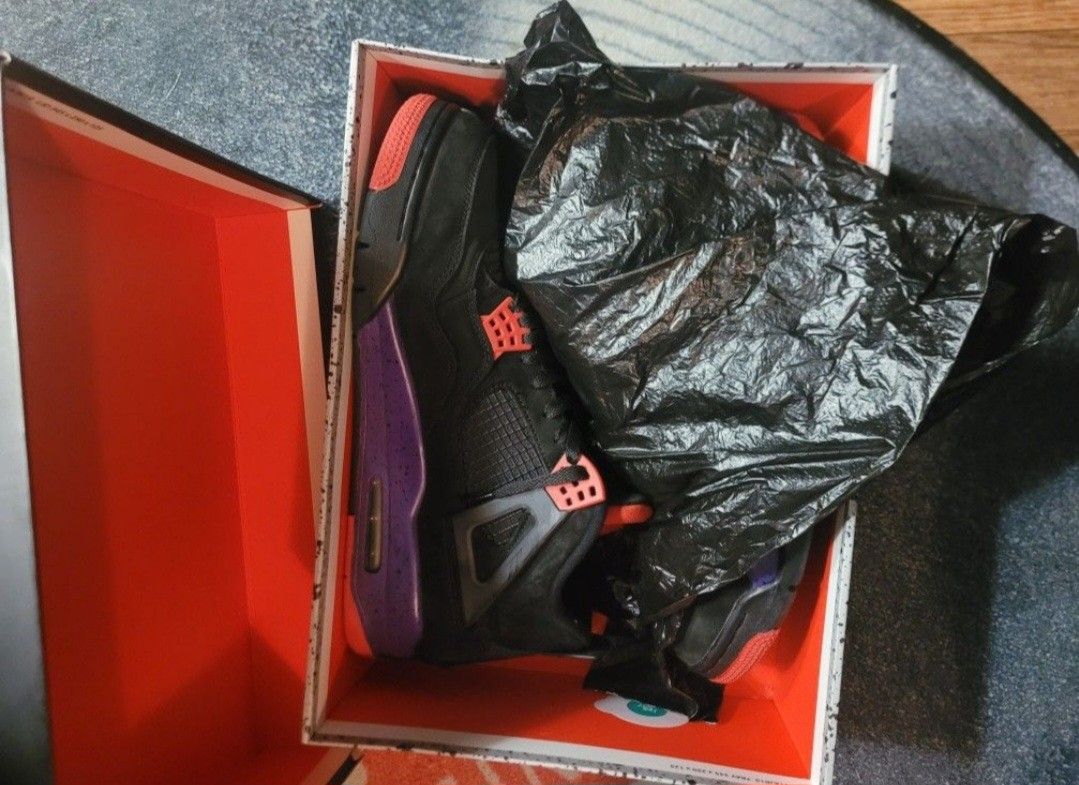Jordan 4 "Raptors" SIZE 12 