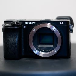 Like New - Sony a6300 (body only)