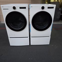 LG Front Load Washer And Gas Dryer W Pedestal 
